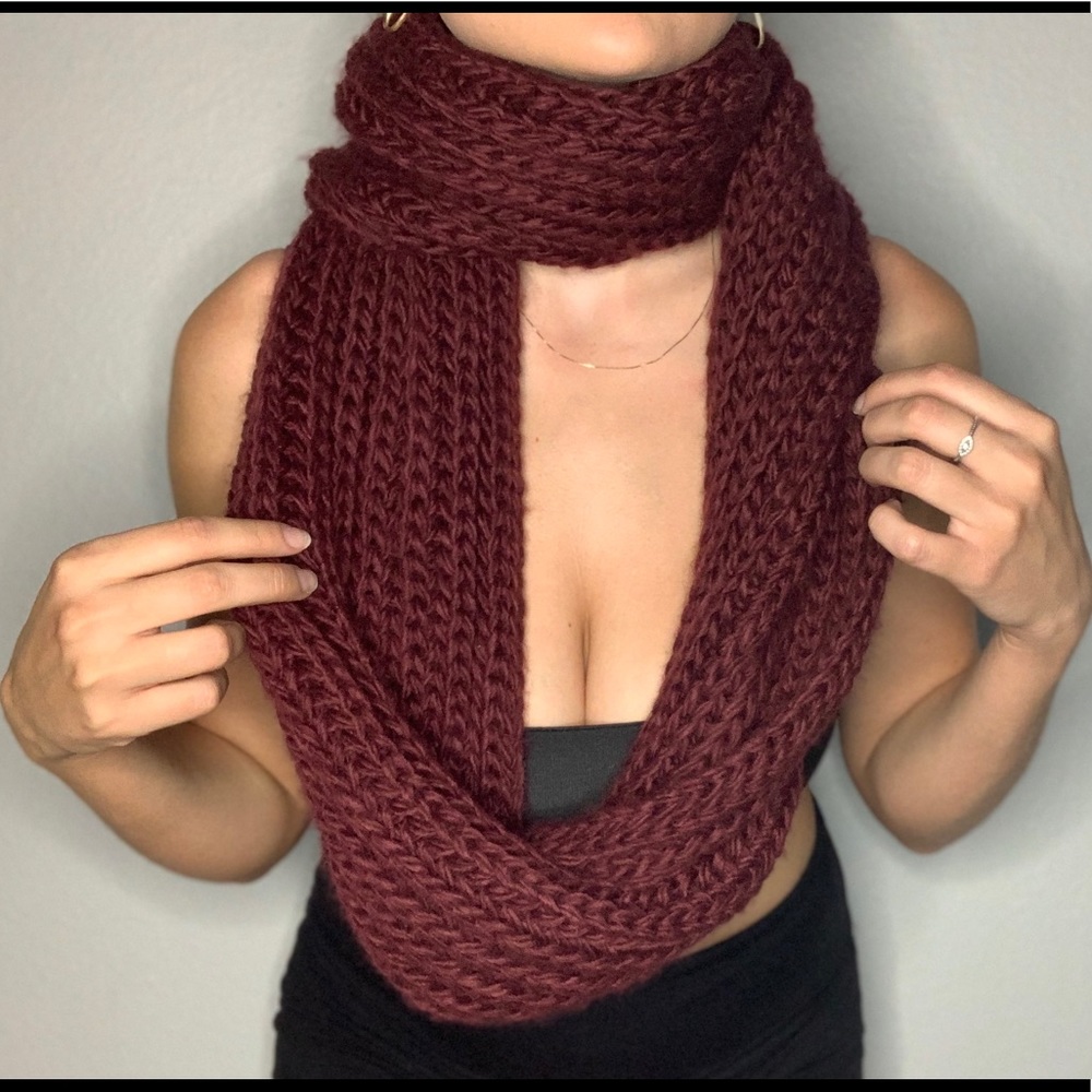 Maroon scarf!